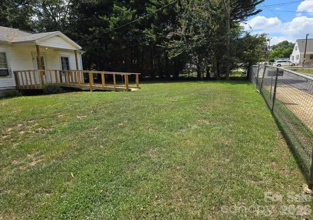 Photo 4 of Sale Pending at 106 Lily St, Shelby, NC 28152 | MLS# 4407011 | Listing updated on 2026-09-13