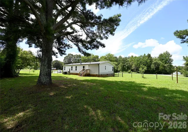 Photo 3 of Single family home for sale at 108 Daves Rd, York, SC 29745 | MLS# 4407173 | Listing updated on 2026-09-09