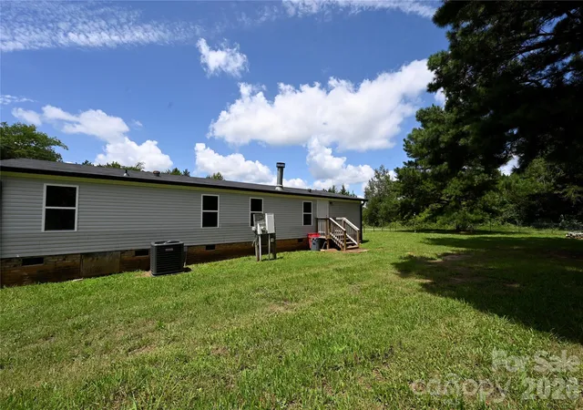 Photo 4 of Single family home for sale at 108 Daves Rd, York, SC 29745 | MLS# 4407173 | Listing updated on 2026-09-09