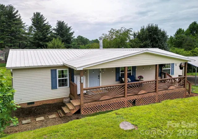 Photo 1 of Single family home for sale at 105 Short Meadow Dr, Candler, NC 28715 | MLS# 4407461 | Listing updated on 2026-10-03