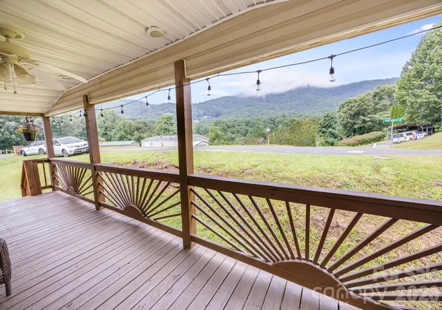 Photo 2 of Single family home for sale at 105 Short Meadow Dr, Candler, NC 28715 | MLS# 4407461 | Listing updated on 2026-10-03