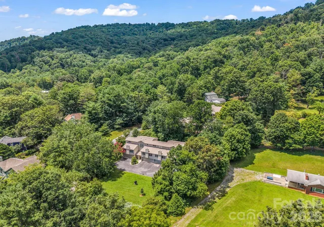 Photo 1 of Townhouse for sale at 103 Shadowbrook Dr, Asheville, NC 28805 | MLS# 4407884 | Listing updated on 2026-09-18