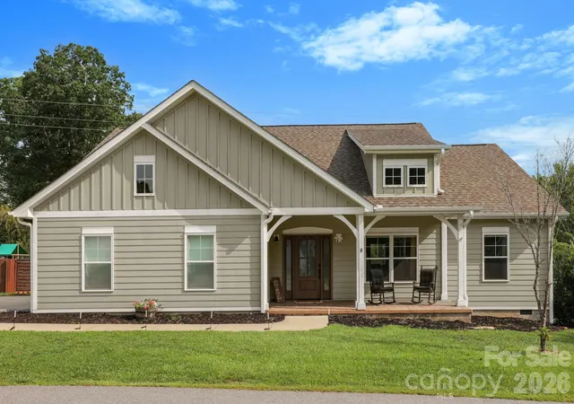 Photo 1 of Single family home for sale at 8 Vedder Way, Swannanoa, NC 28778 | MLS# 4408516 | Listing updated on 2026-09-08