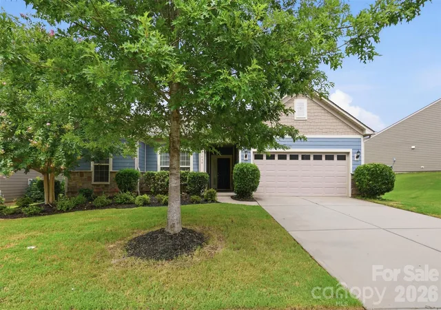 Photo 3 of Single family home for sale at 1030 Squire Dr, Fort Mill, SC 29707 | MLS# 4408694 | Listing updated on 2026-10-20