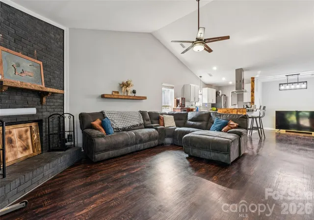 Photo 4 of Single family home for sale at 3554 Jared Ct, Matthews, NC 28105 | MLS# 4409066 | Listing updated on 2026-10-06