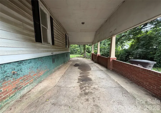 Photo 2 of Single family home for sale at 238 Garfield St, Statesville, NC 28677 | MLS# 4409080 | Listing updated on 2026-09-23