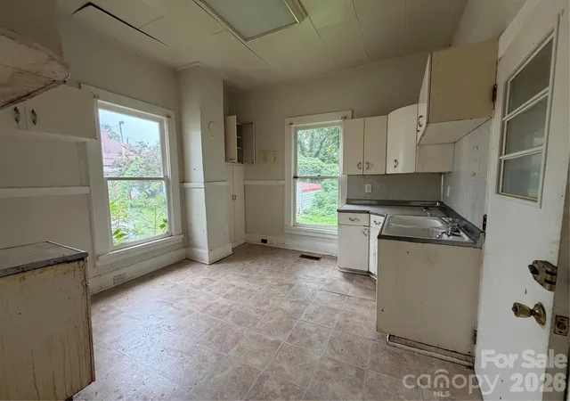 Photo 3 of Single family home for sale at 238 Garfield St, Statesville, NC 28677 | MLS# 4409080 | Listing updated on 2026-09-23