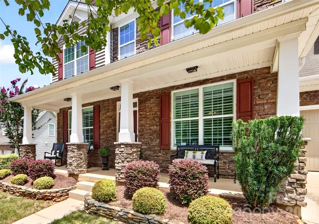 Photo 3 of Single family home for sale at 6403 Torrence Tr Dr, Huntersville, NC 28078 | MLS# 4409245 | Listing updated on 2026-10-04