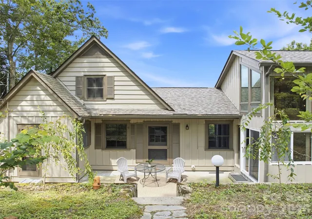 Photo 4 of Single family home for sale at 279 Longview Dr, Waynesville, NC 28786 | MLS# 4409921 | Listing updated on 2026-10-09