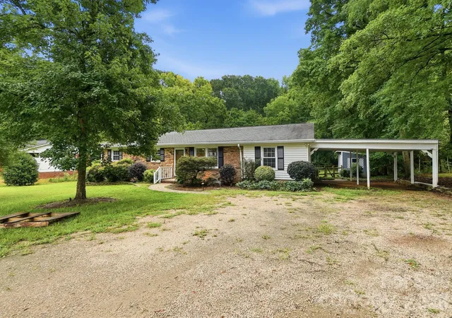 Photo 3 of Single family home for sale at 6081 Cambridge Dr, Harrisburg, NC 28075 | MLS# 4410918 | Listing updated on 2026-09-16