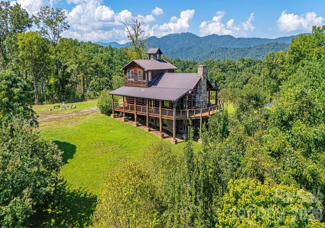 Photo 2 of Single family home for sale at 891 Logans Ridge Rd, Marshall, NC 28753 | MLS# 4411143 | Listing updated on 2026-09-17
