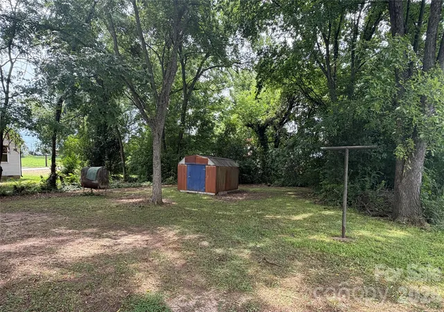 Photo 3 of Single family home for sale at 508 N Shaver St, Salisbury, NC 28144 | MLS# 4411202 | Listing updated on 2026-10-06