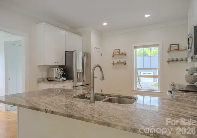 Photo 3 of Single family home for sale at 160 Ridge View Dr, Clyde, NC 28721 | MLS# 4411209 | Listing updated on 2026-09-17