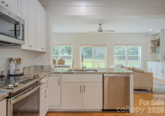Photo 3 of Single family home for sale at 160 Ridge View Dr, Clyde, NC 28721 | MLS# 4411209 | Listing updated on 2026-09-17