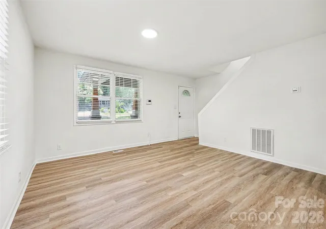 Photo 4 of Single family home for sale at 2019 Dalehurst Dr, Charlotte, NC 28205 | MLS# 4411501 | Listing updated on 2026-09-08