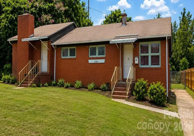 Photo 2 of Single family home for sale at 3308 Sutton Dr, Charlotte, NC 28216 | MLS# 4411744 | Listing updated on 2026-09-16