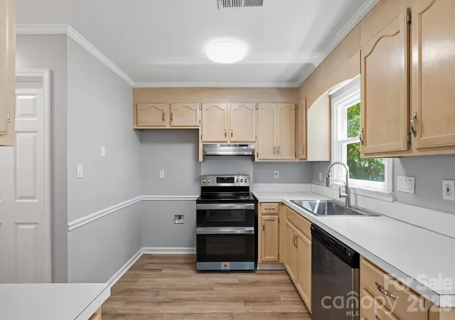 Photo 4 of Single family home for sale at 12530 Newstead Rd, Huntersville, NC 28078 | MLS# 4411792 | Listing updated on 2026-09-28