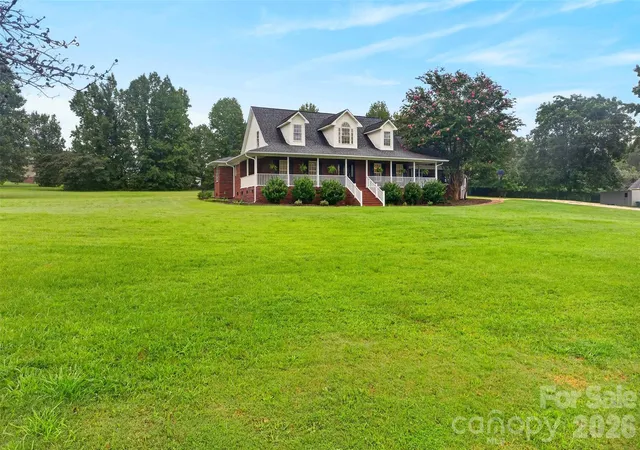 Photo 2 of Single family home for sale at 1510 S Green River Rd, Gaffney, SC 29341 | MLS# 4412301 | Listing updated on 2026-09-17
