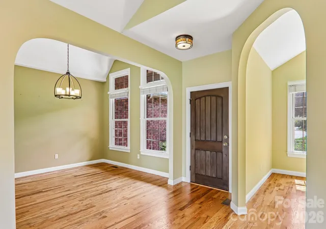Photo 3 of Single family home for sale at 28 Tudor Crescent Ct, Hendersonville, NC 28739 | MLS# 4412513 | Listing updated on 2026-09-16