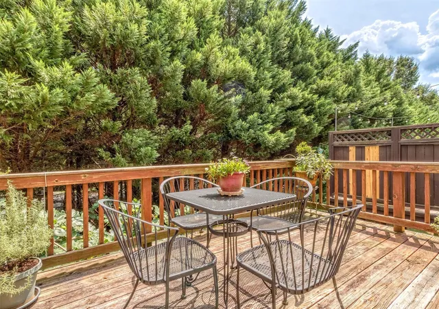 Photo 3 of Townhouse for sale at 4308 Park S Sta Blvd, Charlotte, NC 28210 | MLS# 4414197 | Listing updated on 2026-09-30