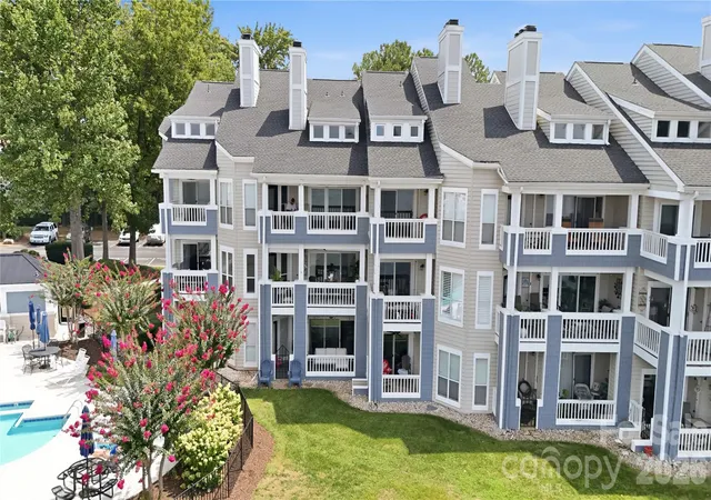 Photo 2 of Condo for sale at 932 Southwest Dr, Davidson, NC 28036 | MLS# 4414444 | Listing updated on 2026-10-02