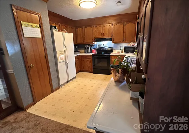 Photo 3 of Single family home for sale at 2825 Allenton Trails Ln, Charlotte, NC 28212 | MLS# 4415001 | Listing updated on 2026-09-30