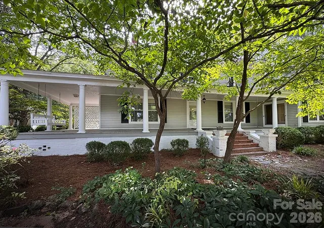Photo 3 of Single family home for sale at 842 N Aspen St, Lincolnton, NC 28092 | MLS# 4415190 | Listing updated on 2026-09-29