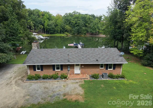 Photo 3 of Single family home for sale at 4009 Cindy Ln, Denver, NC 28037 | MLS# 4415192 | Listing updated on 2026-10-06