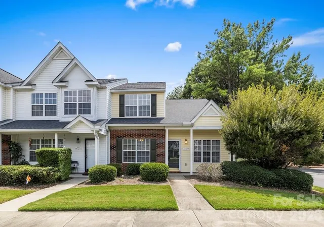 Photo 2 of Townhouse for sale at 14327 Tranters Crk Ln, Charlotte, NC 28273 | MLS# 4415230 | Listing updated on 2026-09-09
