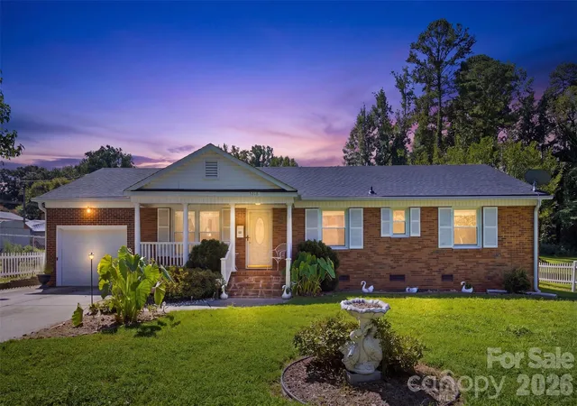 Photo 2 of Single family home for sale at 5218 Dolphin Ln, Charlotte, NC 28215 | MLS# 4415412 | Listing updated on 2026-09-08