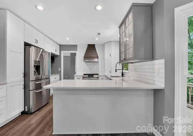 Photo 3 of Single family home for sale at 1472 Old Tara Ln, Fort Mill, SC 29708 | MLS# 4415469 | Listing updated on 2026-10-16
