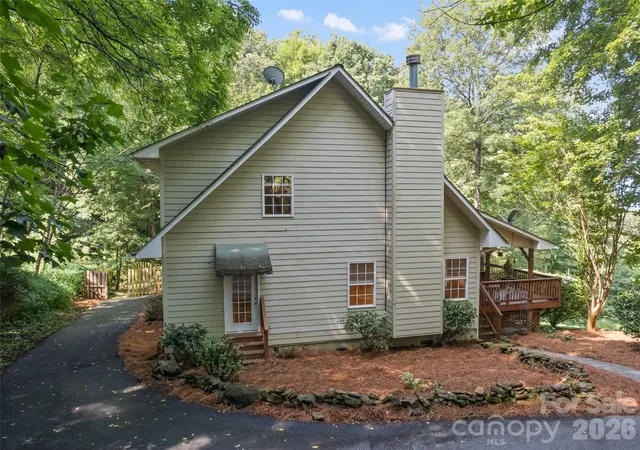 Photo 3 of Single family home for sale at 154 Presidential Dr, Waynesville, NC 28786 | MLS# 4415483 | Listing updated on 2026-09-26
