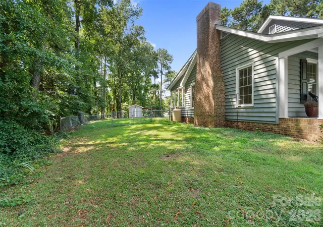 Photo 3 of Single family home for sale at 302 Nottingham Way, Wadesboro, NC 28170 | MLS# 4415530 | Listing updated on 2026-09-08