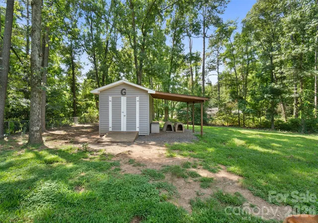 Photo 4 of Single family home for sale at 302 Nottingham Way, Wadesboro, NC 28170 | MLS# 4415530 | Listing updated on 2026-09-08