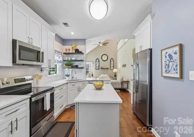 Photo 3 of Single family home for sale at 8504 Tamarron Dr, Charlotte, NC 28277 | MLS# 4415545 | Listing updated on 2026-10-07