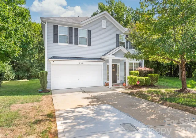 Photo 1 of Single family home for sale at 6404 Lanzerac Manor Dr, Charlotte, NC 28269 | MLS# 4415677 | Listing updated on 2026-10-24