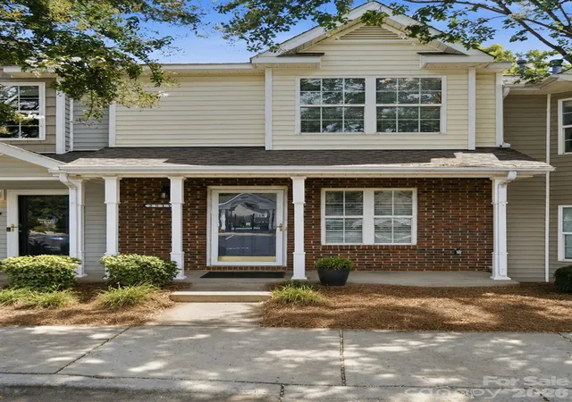 Photo 3 of Townhouse for sale at 2511 Brackley Pl NW, Concord, NC 28027 | MLS# 4416047 | Listing updated on 2026-09-17