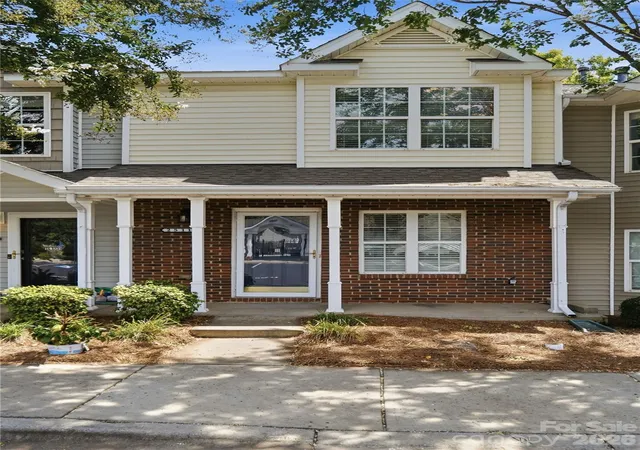 Photo 4 of Townhouse for sale at 2511 Brackley Pl NW, Concord, NC 28027 | MLS# 4416047 | Listing updated on 2026-09-17