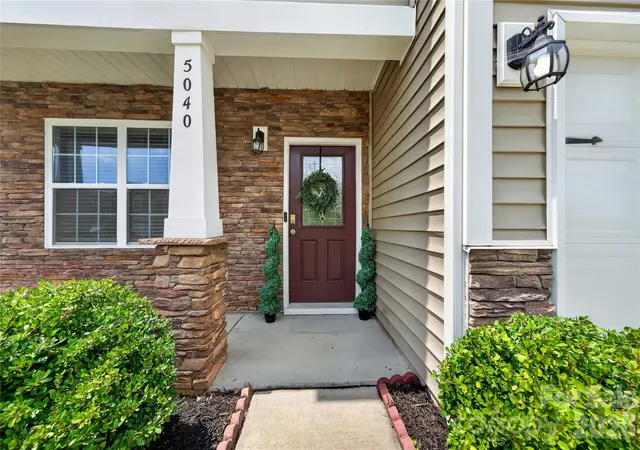 Photo 3 of Single family home for sale at 5040 Deisy May Ln, Matthews, NC 28105 | MLS# 4416122 | Listing updated on 2026-09-18