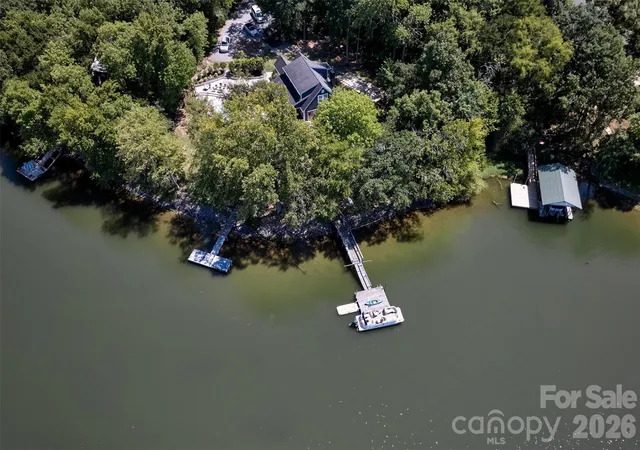 Photo 3 of Single family home for sale at 486 Willow Cove Rd, Lake Wylie, SC 29710 | MLS# 4416868 | Listing updated on 2026-09-28