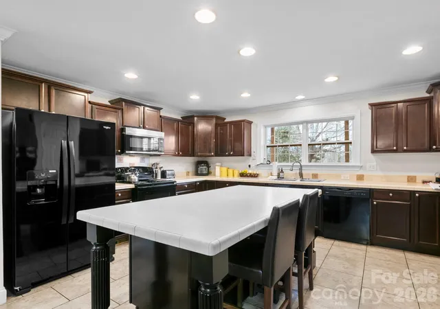 Photo 2 of Single family home for sale at 28 Chapel Park Rd, Asheville, NC 28803 | MLS# 4417215 | Listing updated on 2026-09-08