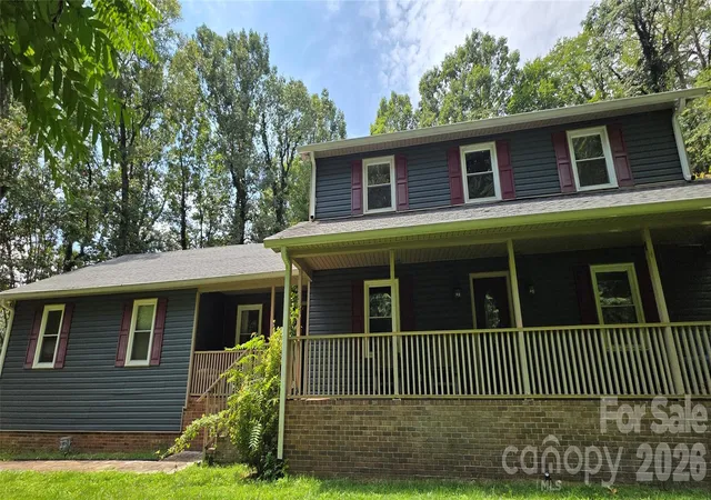 Single family home for sale at 8979 Twin Lake Dr, Kernersville, NC 27284 | MLS# 4417656