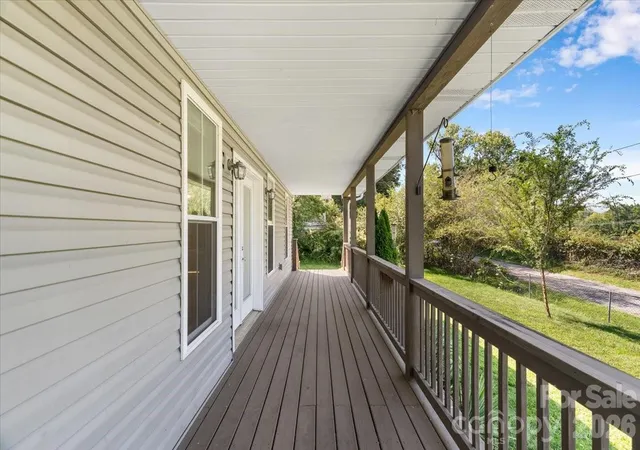 Photo 3 of Single family home for sale at 2 Elkmont Pl, Asheville, NC 28804 | MLS# 4417768 | Listing updated on 2026-10-07