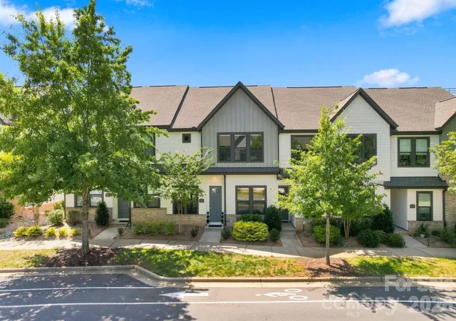 Photo 1 of Townhouse for sale at 5930 Ardrey Kell Rd, Charlotte, NC 28277 | MLS# 4418391 | Listing updated on 2026-09-22