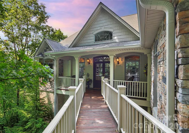 Photo 3 of Single family home for sale at 303 Wodigeasgohi Dr, Brevard, NC 28712 | MLS# 4419106 | Listing updated on 2026-10-15