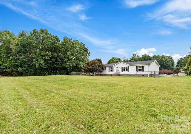 Photo 1 of Sale Pending at 2167 Us Hwy 64 W, Mocksville, NC 27028 | MLS# 4419119 | Listing updated on 2026-09-09