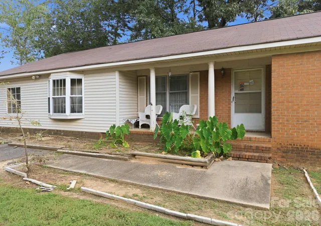 Photo 3 of Single family home for sale at 205 Pine Ct, China Grove, NC 28023 | MLS# 4419536 | Listing updated on 2026-09-29