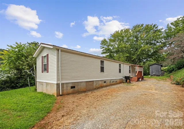 Photo 1 of Single family home for sale at 4 Briarcliff Ter, Asheville, NC 28806 | MLS# 4419934 | Listing updated on 2026-09-17