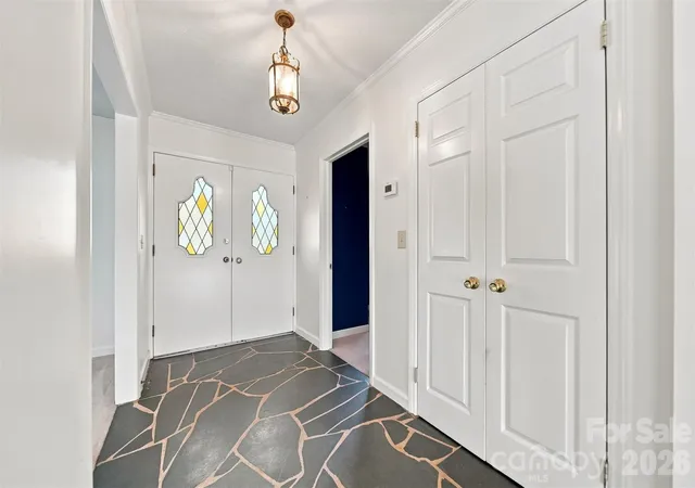 Photo 3 of Single family home for sale at 2796 Lakeview Dr, Lenoir, NC 28645 | MLS# 4420091 | Listing updated on 2026-09-10