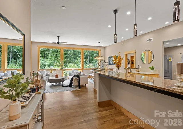 Photo 4 of Single family home for sale at 36 Ravenwood Dr, Fletcher, NC 28732 | MLS# 4420413 | Listing updated on 2026-10-01